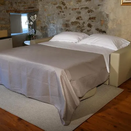 Ca 'd Calin Casa Nel Borgo Guest house Serralunga d'Alba
